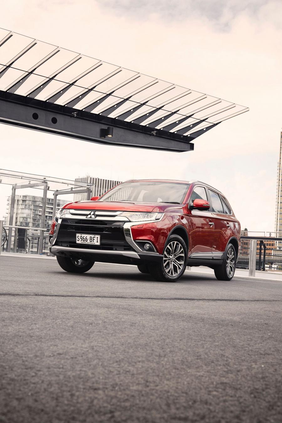  Mitsubishi Outlander 2015 года  (AU) (фото 23 из 40)